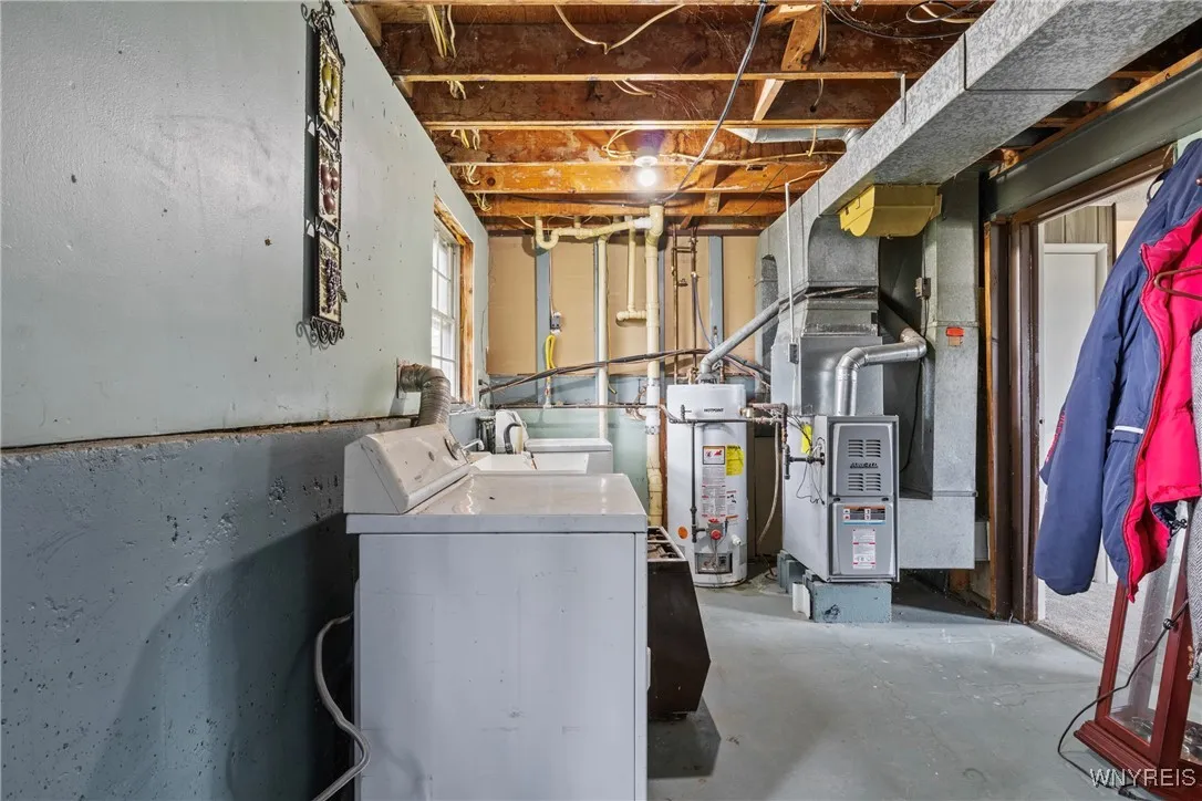 131 Tim Tam, West Seneca, New York 14224, West Seneca, New York 14224, 3 Bedrooms Bedrooms, 8 Rooms Rooms,1 BathroomBathrooms,Residential,For Sale,131 Tim Tam, West Seneca, New York 14224,0,B1622804