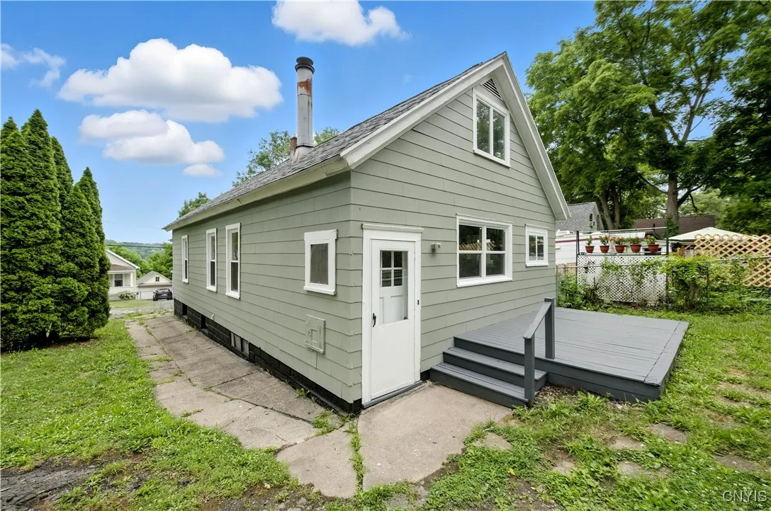215 Vann Street, Syracuse, New York 13206, Syracuse, New York 13206, 3 Bedrooms Bedrooms, 7 Rooms Rooms,1 BathroomBathrooms,Residential,For Sale,215 Vann Street, Syracuse, New York 13206,S1622824
