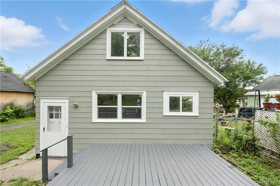 215 Vann Street, Syracuse, New York 13206, Syracuse, New York 13206, 3 Bedrooms Bedrooms, 7 Rooms Rooms,1 BathroomBathrooms,Residential,For Sale,215 Vann Street, Syracuse, New York 13206,S1622824