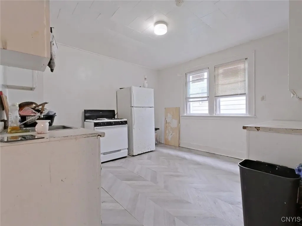 1716 - 1718 Oneida Street, Utica, New York 13501, Utica, New York 13501, 5 Bedrooms Bedrooms, ,3 BathroomsBathrooms,Residential,For Sale,1716 - 1718 Oneida Street, Utica, New York 13501,S1621730