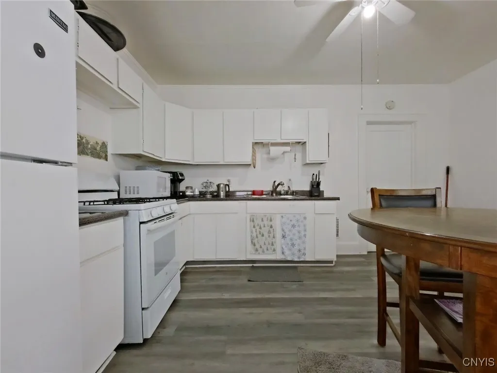1716 - 1718 Oneida Street, Utica, New York 13501, Utica, New York 13501, 5 Bedrooms Bedrooms, ,3 BathroomsBathrooms,Residential,For Sale,1716 - 1718 Oneida Street, Utica, New York 13501,S1621730