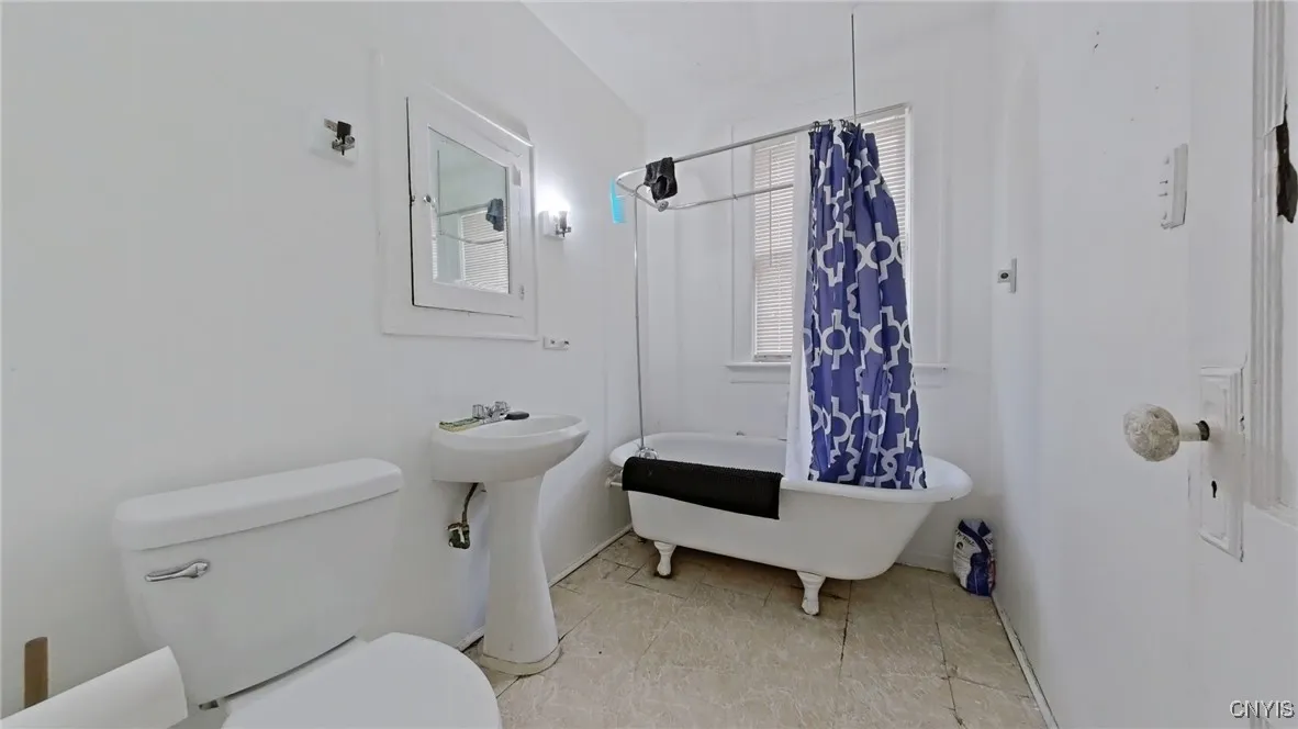 1716 - 1718 Oneida Street, Utica, New York 13501, Utica, New York 13501, 5 Bedrooms Bedrooms, ,3 BathroomsBathrooms,Residential,For Sale,1716 - 1718 Oneida Street, Utica, New York 13501,S1621730