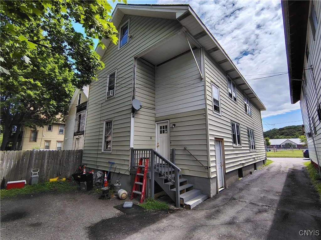 1716 - 1718 Oneida Street, Utica, New York 13501, Utica, New York 13501, 5 Bedrooms Bedrooms, ,3 BathroomsBathrooms,Residential,For Sale,1716 - 1718 Oneida Street, Utica, New York 13501,S1621730