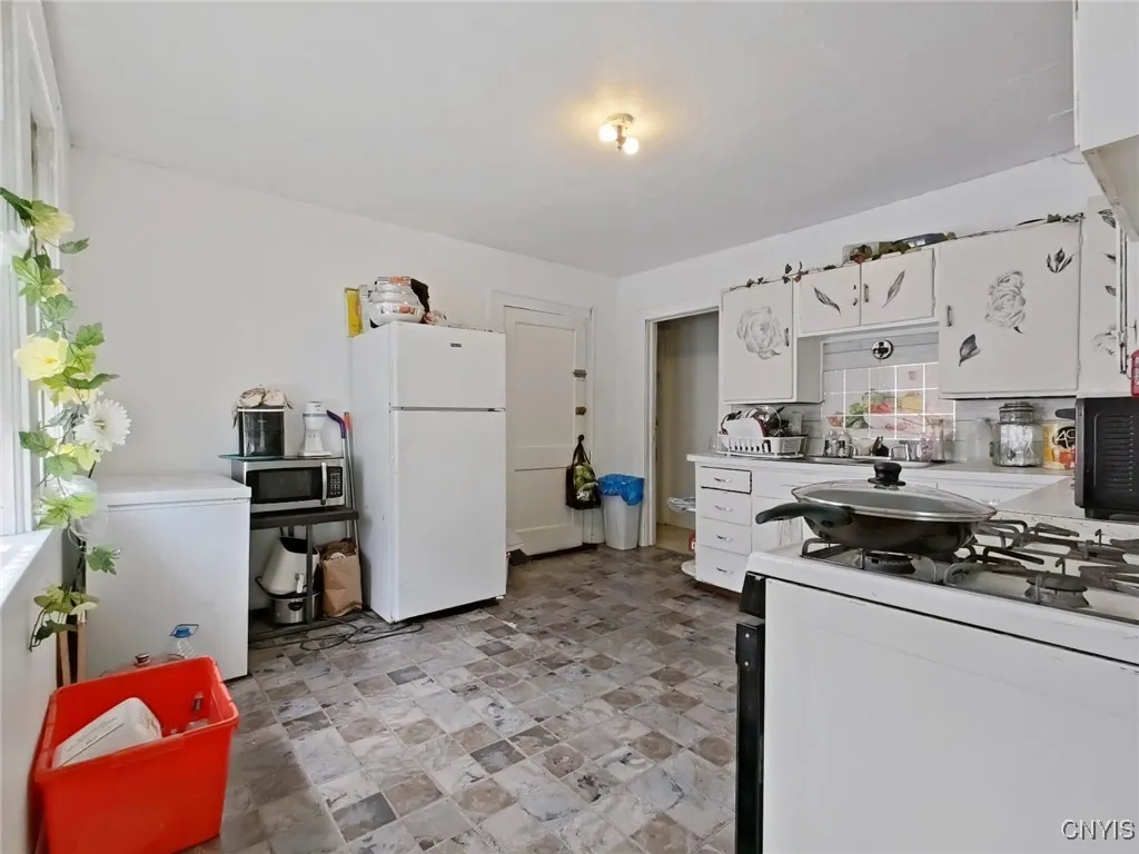 1716 - 1718 Oneida Street, Utica, New York 13501, Utica, New York 13501, 5 Bedrooms Bedrooms, ,3 BathroomsBathrooms,Residential,For Sale,1716 - 1718 Oneida Street, Utica, New York 13501,S1621730