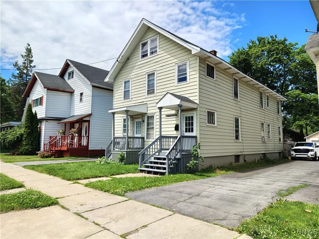1716 - 1718 Oneida Street, Utica, New York 13501, Utica, New York 13501, 5 Bedrooms Bedrooms, ,3 BathroomsBathrooms,Residential,For Sale,1716 - 1718 Oneida Street, Utica, New York 13501,S1621730