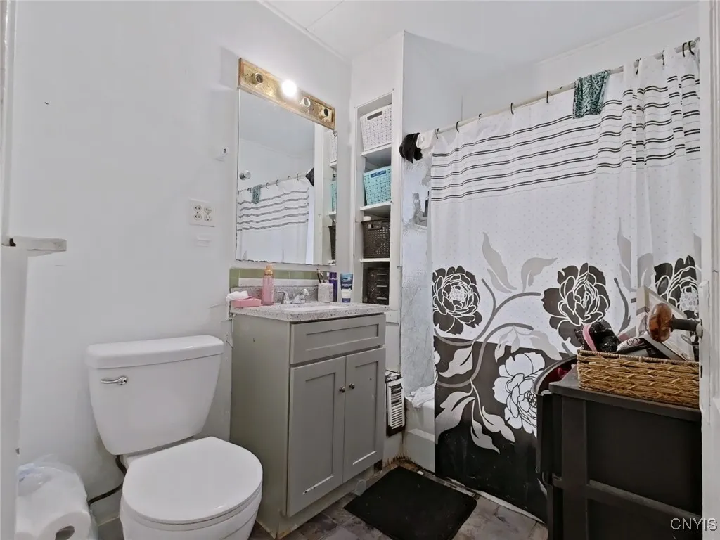 1716 - 1718 Oneida Street, Utica, New York 13501, Utica, New York 13501, 5 Bedrooms Bedrooms, ,3 BathroomsBathrooms,Residential,For Sale,1716 - 1718 Oneida Street, Utica, New York 13501,S1621730