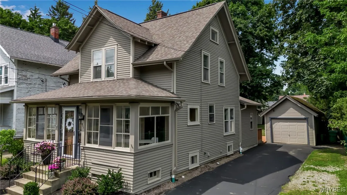 211 Pleasant Avenue, Hamburg, New York 14075, Hamburg, New York 14075, 3 Bedrooms Bedrooms, 8 Rooms Rooms,1 BathroomBathrooms,Residential,For Sale,211 Pleasant Avenue, Hamburg, New York 14075,B1622700