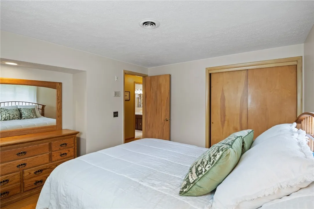 1076 Hrezent View Lane, Webster, New York 14580, Webster, New York 14580, 3 Bedrooms Bedrooms, 6 Rooms Rooms,2 BathroomsBathrooms,Residential,For Sale,1076 Hrezent View Lane, Webster, New York 14580,R1622535