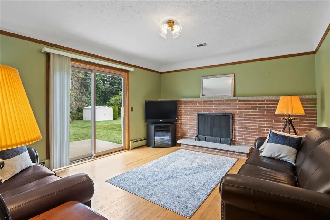 1076 Hrezent View Lane, Webster, New York 14580, Webster, New York 14580, 3 Bedrooms Bedrooms, 6 Rooms Rooms,2 BathroomsBathrooms,Residential,For Sale,1076 Hrezent View Lane, Webster, New York 14580,R1622535