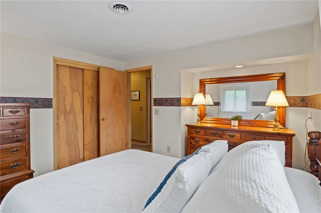 1076 Hrezent View Lane, Webster, New York 14580, Webster, New York 14580, 3 Bedrooms Bedrooms, 6 Rooms Rooms,2 BathroomsBathrooms,Residential,For Sale,1076 Hrezent View Lane, Webster, New York 14580,R1622535