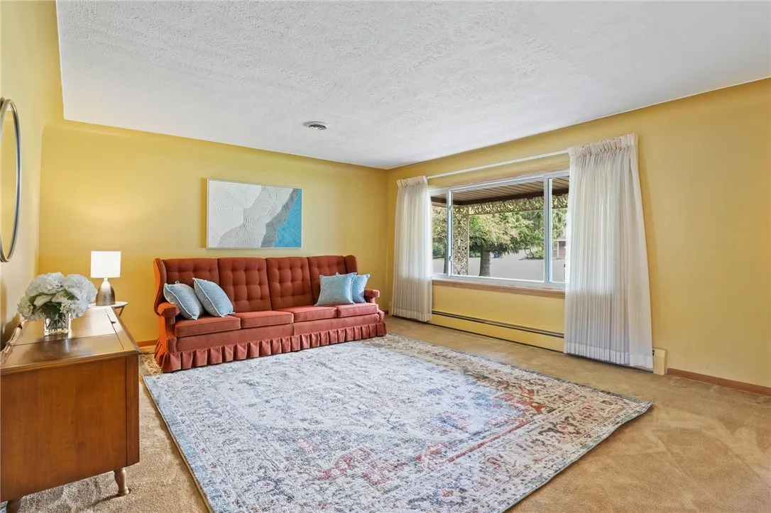 1076 Hrezent View Lane, Webster, New York 14580, Webster, New York 14580, 3 Bedrooms Bedrooms, 6 Rooms Rooms,2 BathroomsBathrooms,Residential,For Sale,1076 Hrezent View Lane, Webster, New York 14580,R1622535