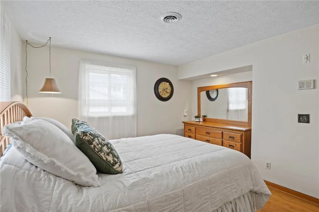 1076 Hrezent View Lane, Webster, New York 14580, Webster, New York 14580, 3 Bedrooms Bedrooms, 6 Rooms Rooms,2 BathroomsBathrooms,Residential,For Sale,1076 Hrezent View Lane, Webster, New York 14580,R1622535