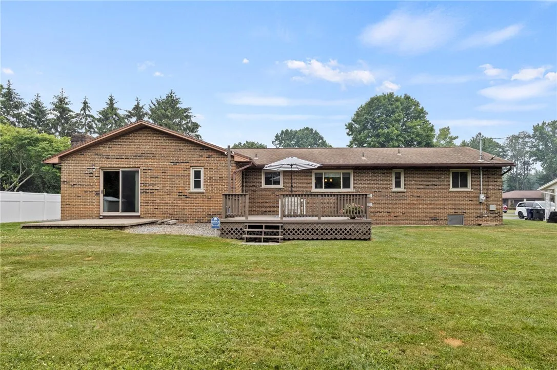 1076 Hrezent View Lane, Webster, New York 14580, Webster, New York 14580, 3 Bedrooms Bedrooms, 6 Rooms Rooms,2 BathroomsBathrooms,Residential,For Sale,1076 Hrezent View Lane, Webster, New York 14580,R1622535