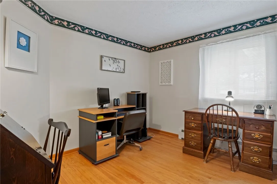 1076 Hrezent View Lane, Webster, New York 14580, Webster, New York 14580, 3 Bedrooms Bedrooms, 6 Rooms Rooms,2 BathroomsBathrooms,Residential,For Sale,1076 Hrezent View Lane, Webster, New York 14580,R1622535