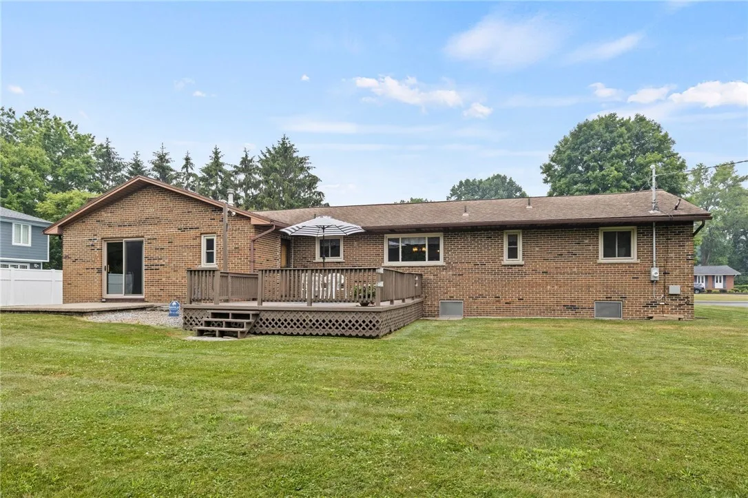 1076 Hrezent View Lane, Webster, New York 14580, Webster, New York 14580, 3 Bedrooms Bedrooms, 6 Rooms Rooms,2 BathroomsBathrooms,Residential,For Sale,1076 Hrezent View Lane, Webster, New York 14580,R1622535