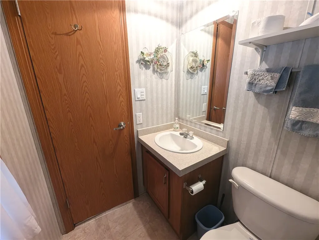 225 Emerald Isle, Smethport Boro, New York 16749, Smethport Boro, Pennsylvania 16749, 3 Bedrooms Bedrooms, 5 Rooms Rooms,2 BathroomsBathrooms,Residential,For Sale,225 Emerald Isle, Smethport Boro, New York 16749,0,R1622755