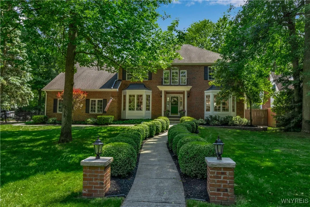 8409 Bridlewood Drive, Clarence, New York 14051, Clarence, New York 14051, 4 Bedrooms Bedrooms, 11 Rooms Rooms,2 BathroomsBathrooms,Residential,For Sale,8409 Bridlewood Drive, Clarence, New York 14051,B1621356