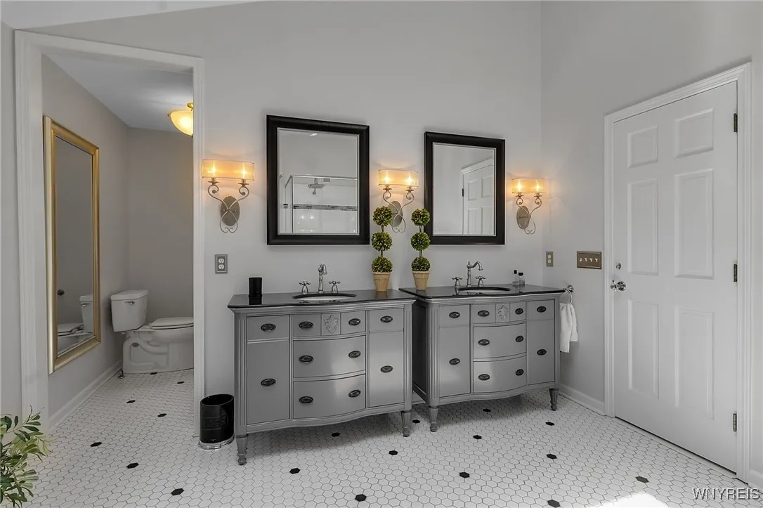 8409 Bridlewood Drive, Clarence, New York 14051, Clarence, New York 14051, 4 Bedrooms Bedrooms, 11 Rooms Rooms,2 BathroomsBathrooms,Residential,For Sale,8409 Bridlewood Drive, Clarence, New York 14051,B1621356