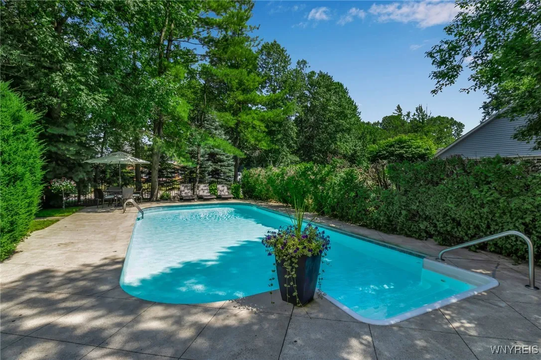8409 Bridlewood Drive, Clarence, New York 14051, Clarence, New York 14051, 4 Bedrooms Bedrooms, 11 Rooms Rooms,2 BathroomsBathrooms,Residential,For Sale,8409 Bridlewood Drive, Clarence, New York 14051,B1621356