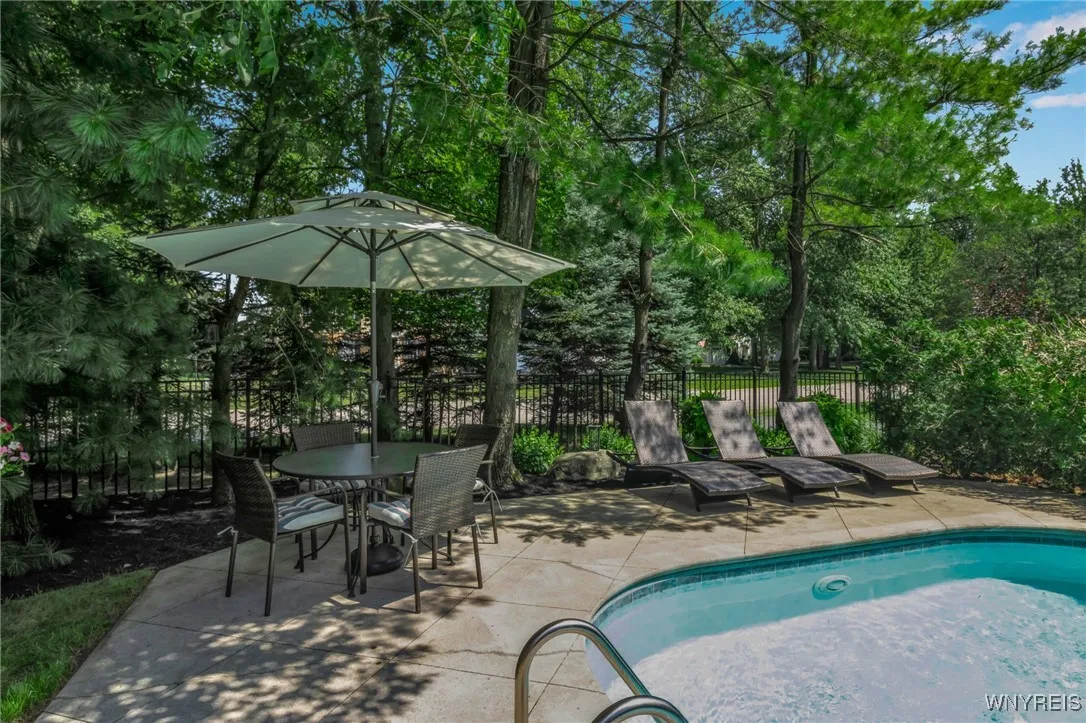 8409 Bridlewood Drive, Clarence, New York 14051, Clarence, New York 14051, 4 Bedrooms Bedrooms, 11 Rooms Rooms,2 BathroomsBathrooms,Residential,For Sale,8409 Bridlewood Drive, Clarence, New York 14051,B1621356