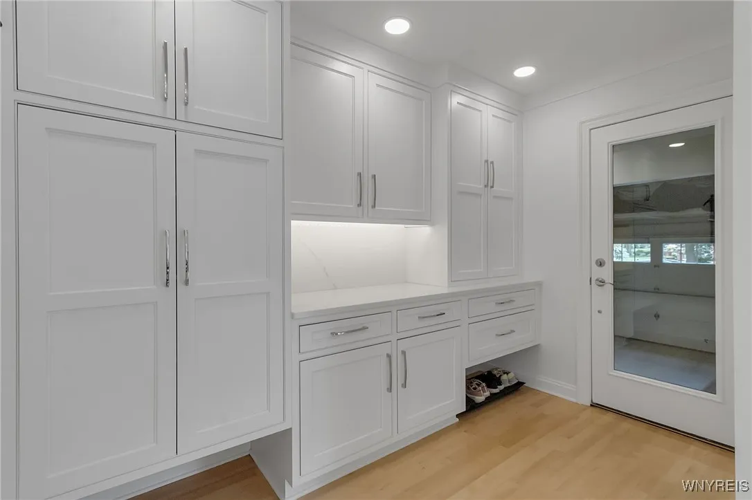 8409 Bridlewood Drive, Clarence, New York 14051, Clarence, New York 14051, 4 Bedrooms Bedrooms, 11 Rooms Rooms,2 BathroomsBathrooms,Residential,For Sale,8409 Bridlewood Drive, Clarence, New York 14051,B1621356