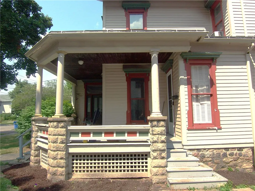 205 W Jackson St, Palmyra, New York 14522, Palmyra, New York 14522, 4 Bedrooms Bedrooms, 9 Rooms Rooms,1 BathroomBathrooms,Residential,Closed,205 W Jackson St, Palmyra, New York 14522,0,R1621606
