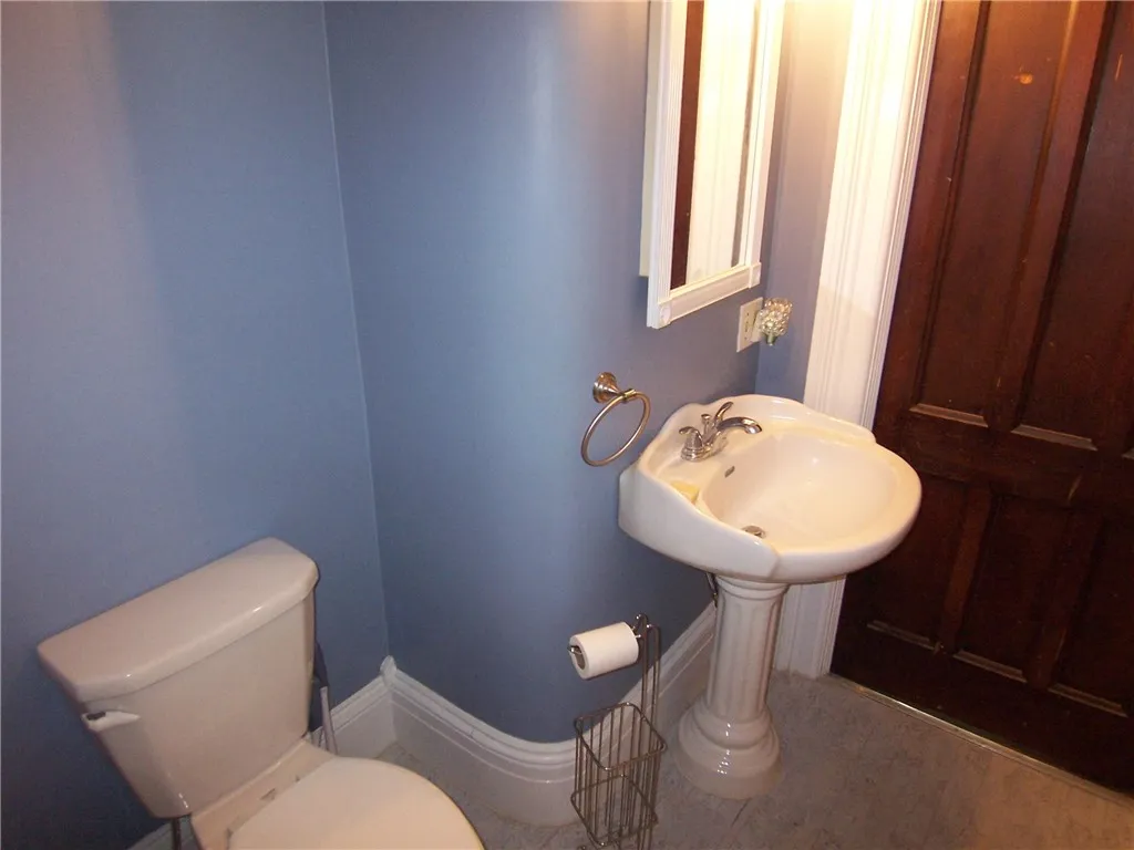 205 W Jackson St, Palmyra, New York 14522, Palmyra, New York 14522, 4 Bedrooms Bedrooms, 9 Rooms Rooms,1 BathroomBathrooms,Residential,Closed,205 W Jackson St, Palmyra, New York 14522,0,R1621606