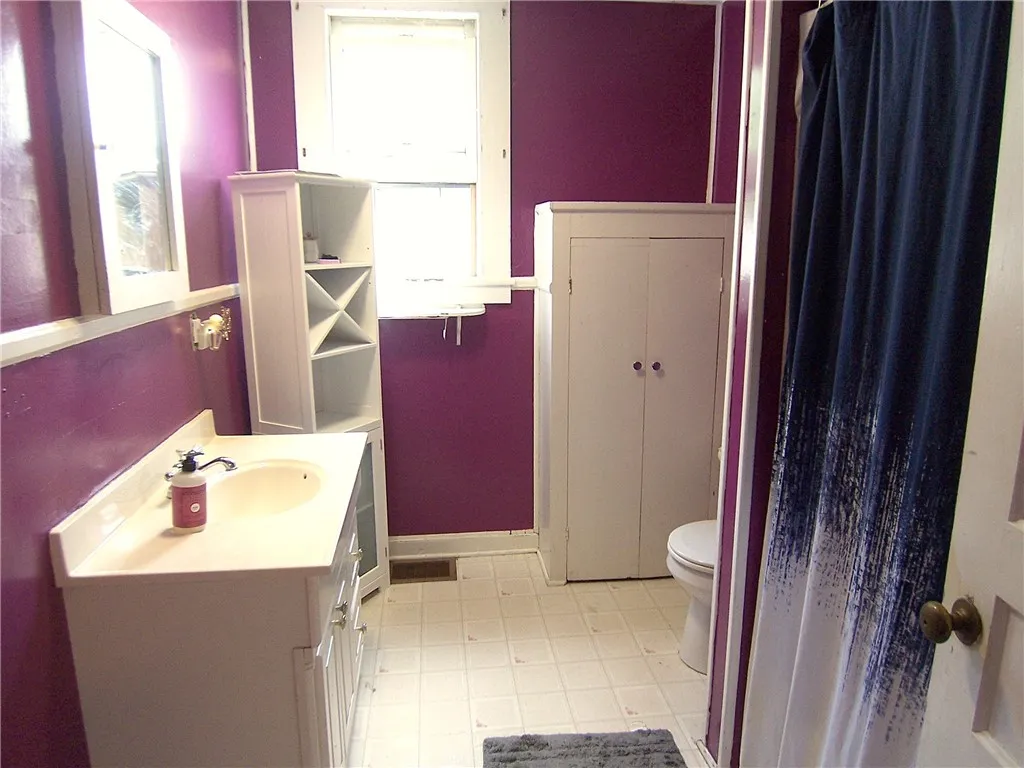 205 W Jackson St, Palmyra, New York 14522, Palmyra, New York 14522, 4 Bedrooms Bedrooms, 9 Rooms Rooms,1 BathroomBathrooms,Residential,Closed,205 W Jackson St, Palmyra, New York 14522,0,R1621606