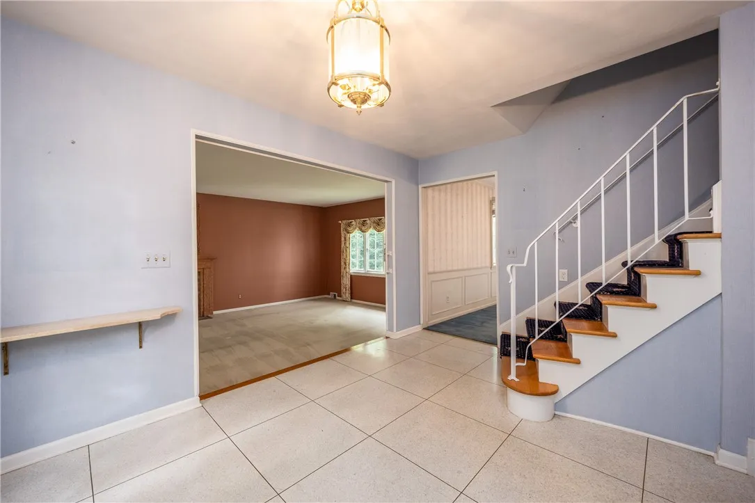 8 Cranswick Lane, Pittsford, New York 14618, Pittsford, New York 14618, 5 Bedrooms Bedrooms, 11 Rooms Rooms,2 BathroomsBathrooms,Residential,For Sale,8 Cranswick Lane, Pittsford, New York 14618,R1622846