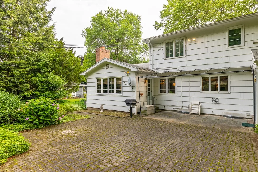 8 Cranswick Lane, Pittsford, New York 14618, Pittsford, New York 14618, 5 Bedrooms Bedrooms, 11 Rooms Rooms,2 BathroomsBathrooms,Residential,For Sale,8 Cranswick Lane, Pittsford, New York 14618,R1622846