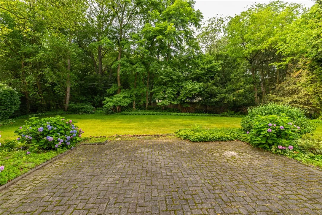 8 Cranswick Lane, Pittsford, New York 14618, Pittsford, New York 14618, 5 Bedrooms Bedrooms, 11 Rooms Rooms,2 BathroomsBathrooms,Residential,For Sale,8 Cranswick Lane, Pittsford, New York 14618,R1622846