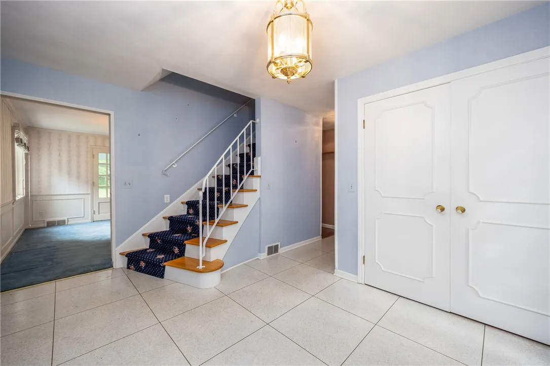 8 Cranswick Lane, Pittsford, New York 14618, Pittsford, New York 14618, 5 Bedrooms Bedrooms, 11 Rooms Rooms,2 BathroomsBathrooms,Residential,For Sale,8 Cranswick Lane, Pittsford, New York 14618,R1622846