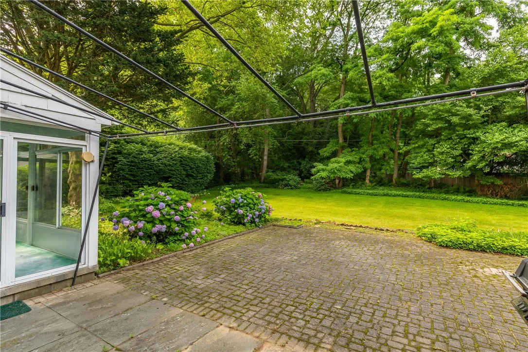 8 Cranswick Lane, Pittsford, New York 14618, Pittsford, New York 14618, 5 Bedrooms Bedrooms, 11 Rooms Rooms,2 BathroomsBathrooms,Residential,For Sale,8 Cranswick Lane, Pittsford, New York 14618,R1622846