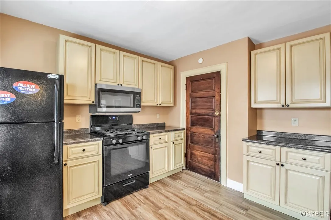 118 Auburn Avenue, Buffalo, New York 14213, Buffalo, New York 14213, 4 Bedrooms Bedrooms, ,2 BathroomsBathrooms,Residential,For Sale,118 Auburn Avenue, Buffalo, New York 14213,B1622822