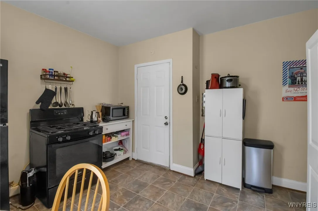 118 Auburn Avenue, Buffalo, New York 14213, Buffalo, New York 14213, 4 Bedrooms Bedrooms, ,2 BathroomsBathrooms,Residential,For Sale,118 Auburn Avenue, Buffalo, New York 14213,B1622822