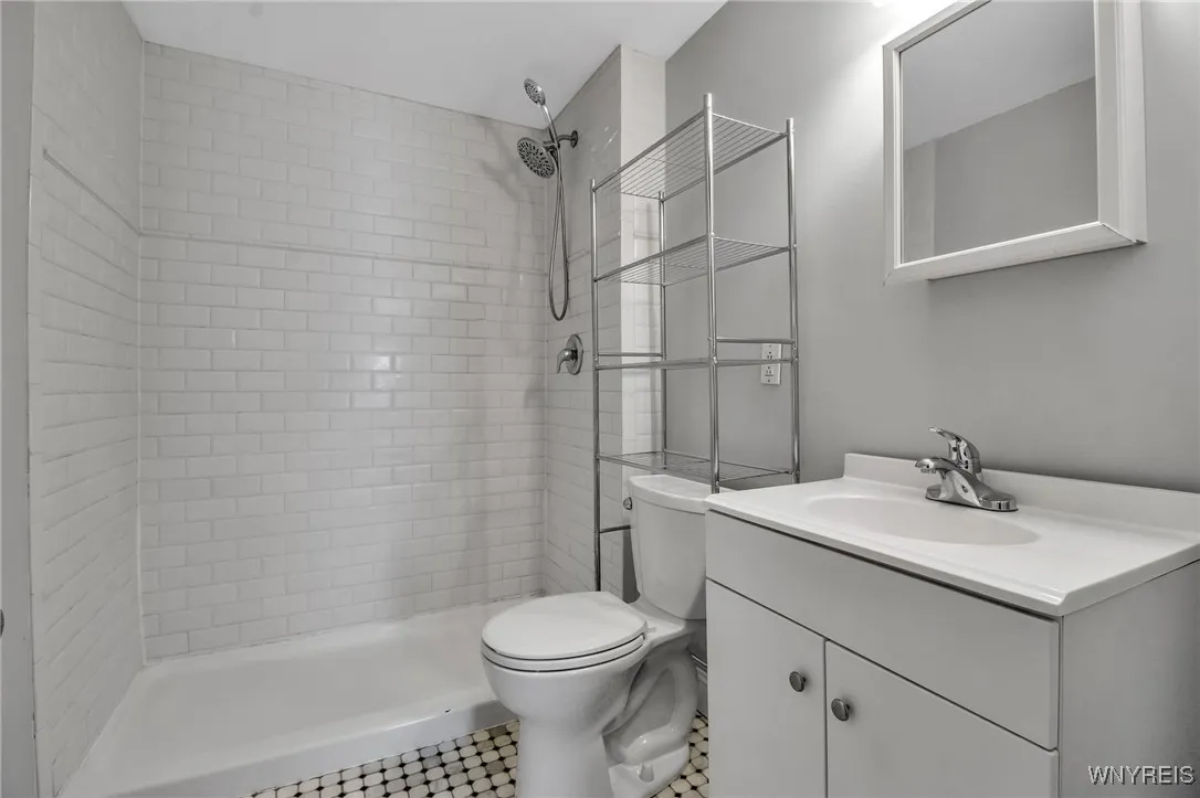 118 Auburn Avenue, Buffalo, New York 14213, Buffalo, New York 14213, 4 Bedrooms Bedrooms, ,2 BathroomsBathrooms,Residential,For Sale,118 Auburn Avenue, Buffalo, New York 14213,B1622822