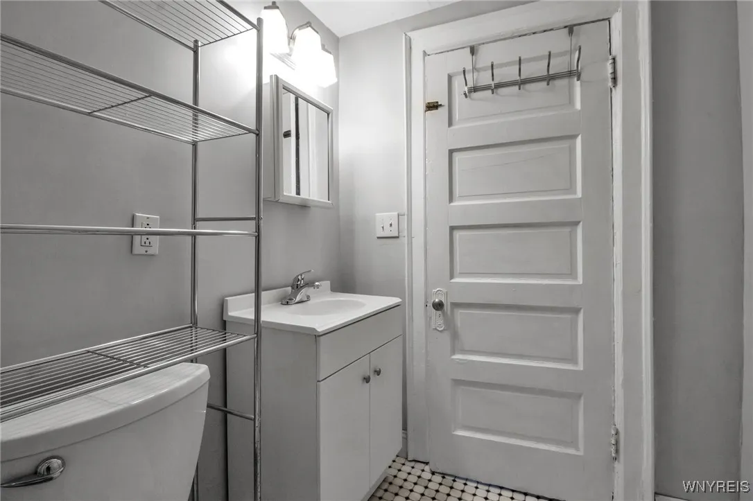 118 Auburn Avenue, Buffalo, New York 14213, Buffalo, New York 14213, 4 Bedrooms Bedrooms, ,2 BathroomsBathrooms,Residential,For Sale,118 Auburn Avenue, Buffalo, New York 14213,B1622822