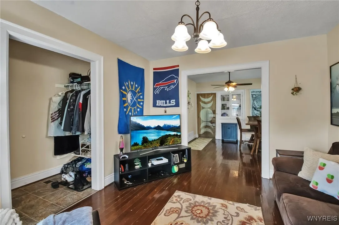 118 Auburn Avenue, Buffalo, New York 14213, Buffalo, New York 14213, 4 Bedrooms Bedrooms, ,2 BathroomsBathrooms,Residential,For Sale,118 Auburn Avenue, Buffalo, New York 14213,B1622822