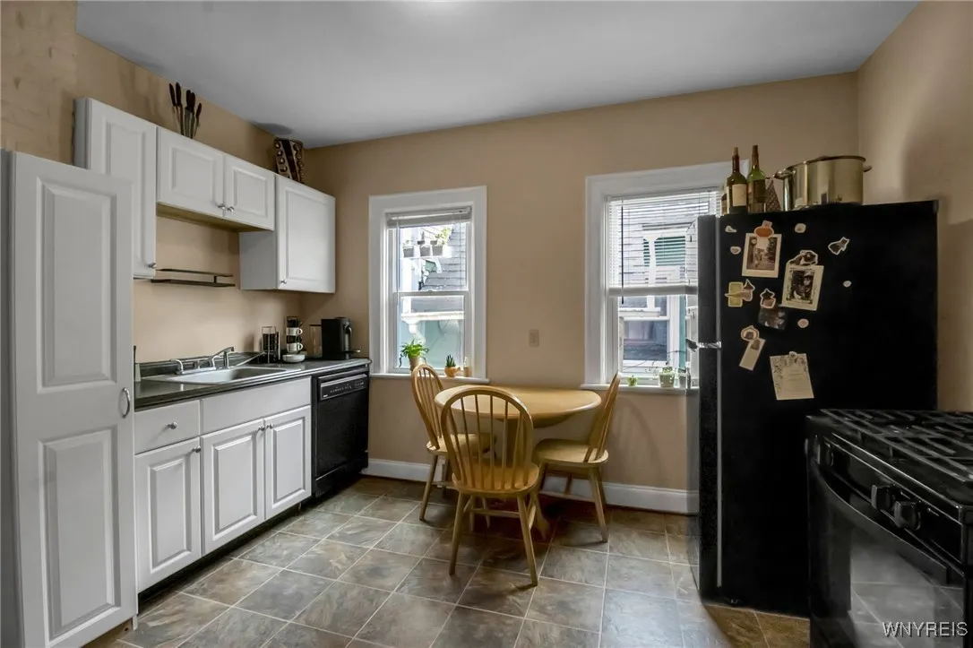 118 Auburn Avenue, Buffalo, New York 14213, Buffalo, New York 14213, 4 Bedrooms Bedrooms, ,2 BathroomsBathrooms,Residential,For Sale,118 Auburn Avenue, Buffalo, New York 14213,B1622822