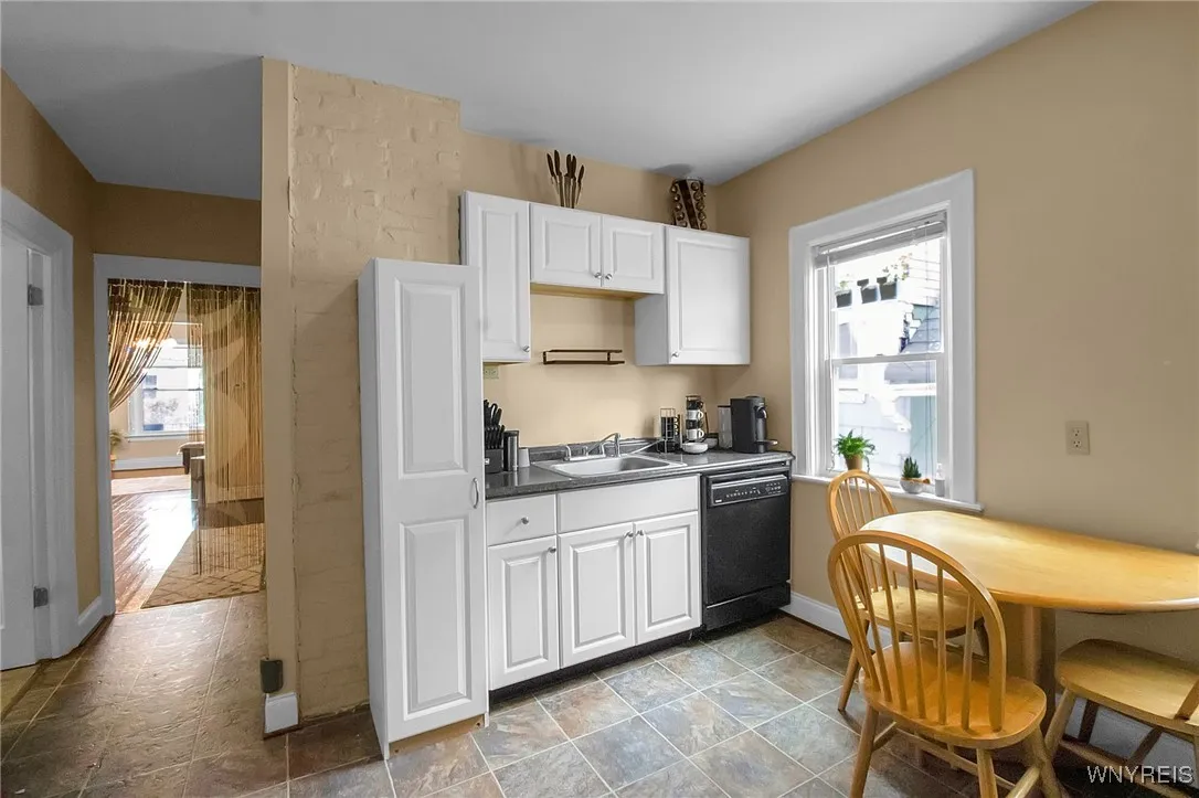 118 Auburn Avenue, Buffalo, New York 14213, Buffalo, New York 14213, 4 Bedrooms Bedrooms, ,2 BathroomsBathrooms,Residential,For Sale,118 Auburn Avenue, Buffalo, New York 14213,B1622822