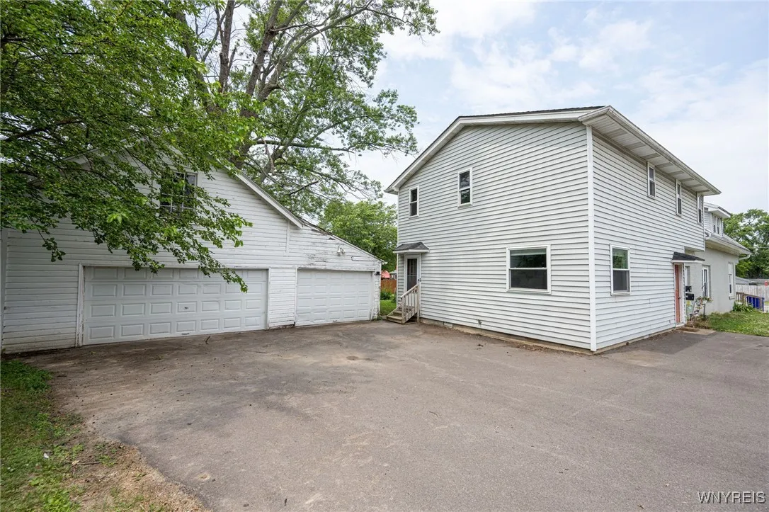120 Maple Avenue, Hamburg, New York 14219, Hamburg, New York 14219, 6 Bedrooms Bedrooms, ,3 BathroomsBathrooms,Residential,For Sale,120 Maple Avenue, Hamburg, New York 14219,B1621876