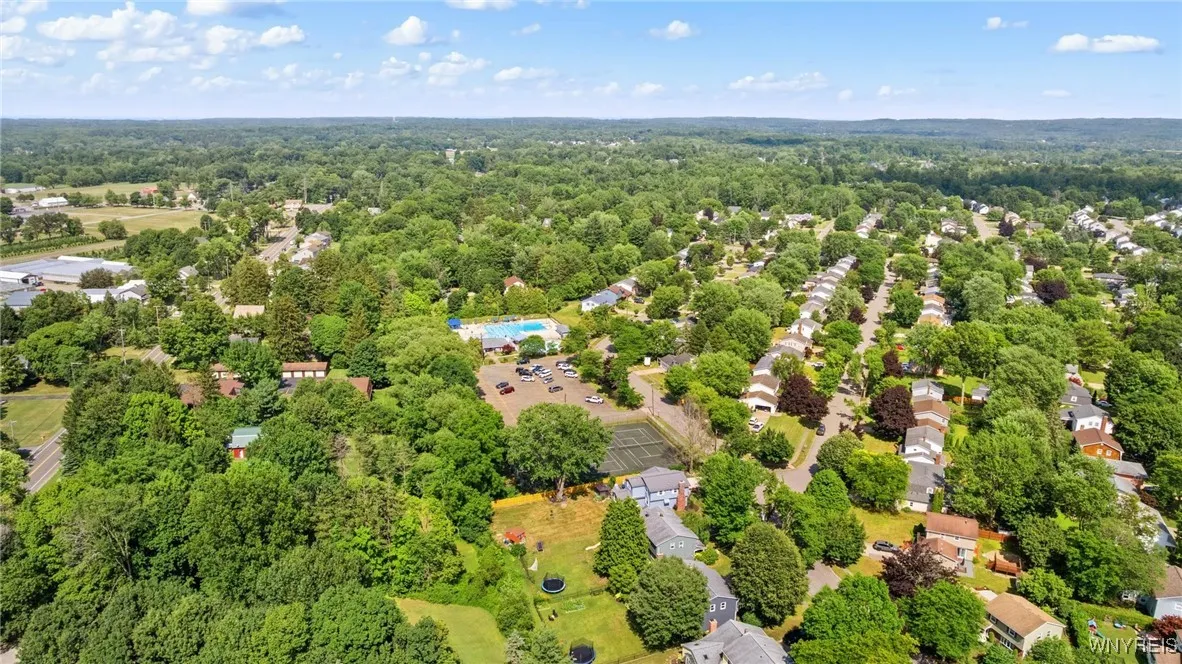 40 Torry Drive, Hamburg, New York 14075, Hamburg, New York 14075, 4 Bedrooms Bedrooms, 8 Rooms Rooms,1 BathroomBathrooms,Residential,For Sale,40 Torry Drive, Hamburg, New York 14075,B1622571