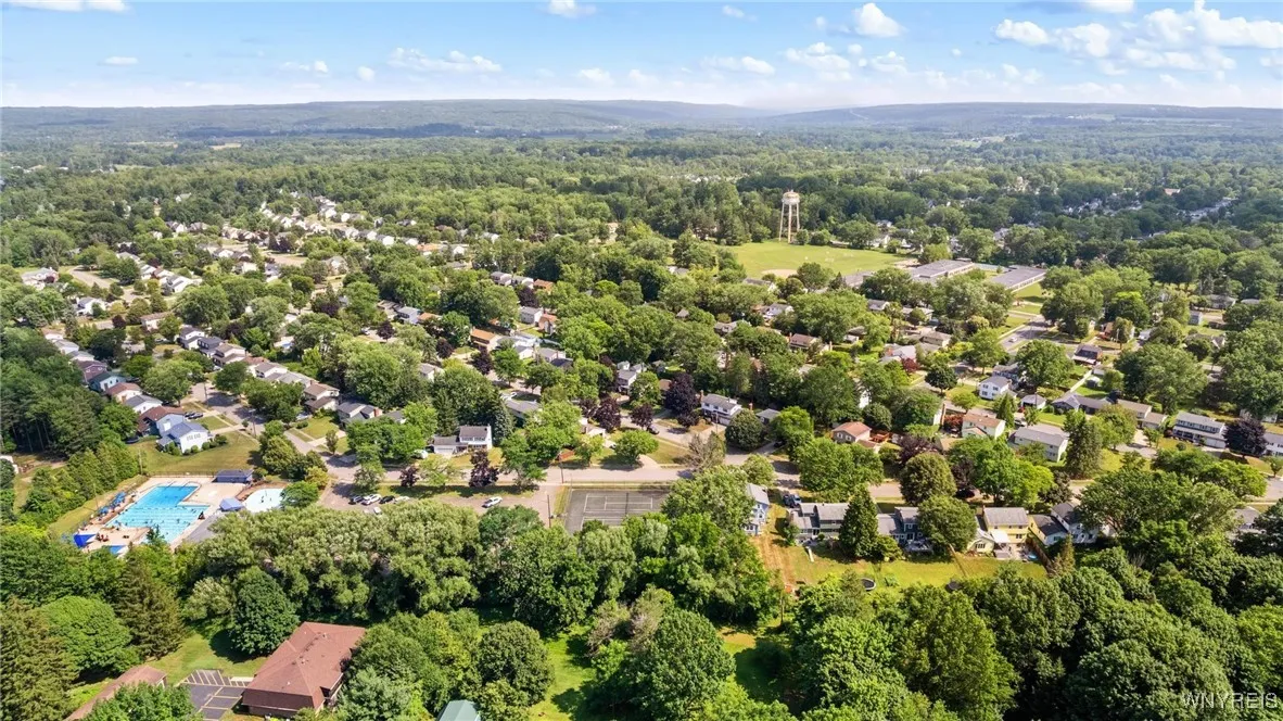 40 Torry Drive, Hamburg, New York 14075, Hamburg, New York 14075, 4 Bedrooms Bedrooms, 8 Rooms Rooms,1 BathroomBathrooms,Residential,For Sale,40 Torry Drive, Hamburg, New York 14075,B1622571