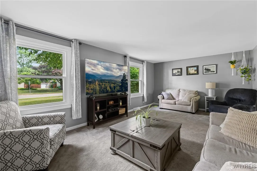 40 Torry Drive, Hamburg, New York 14075, Hamburg, New York 14075, 4 Bedrooms Bedrooms, 8 Rooms Rooms,1 BathroomBathrooms,Residential,For Sale,40 Torry Drive, Hamburg, New York 14075,B1622571