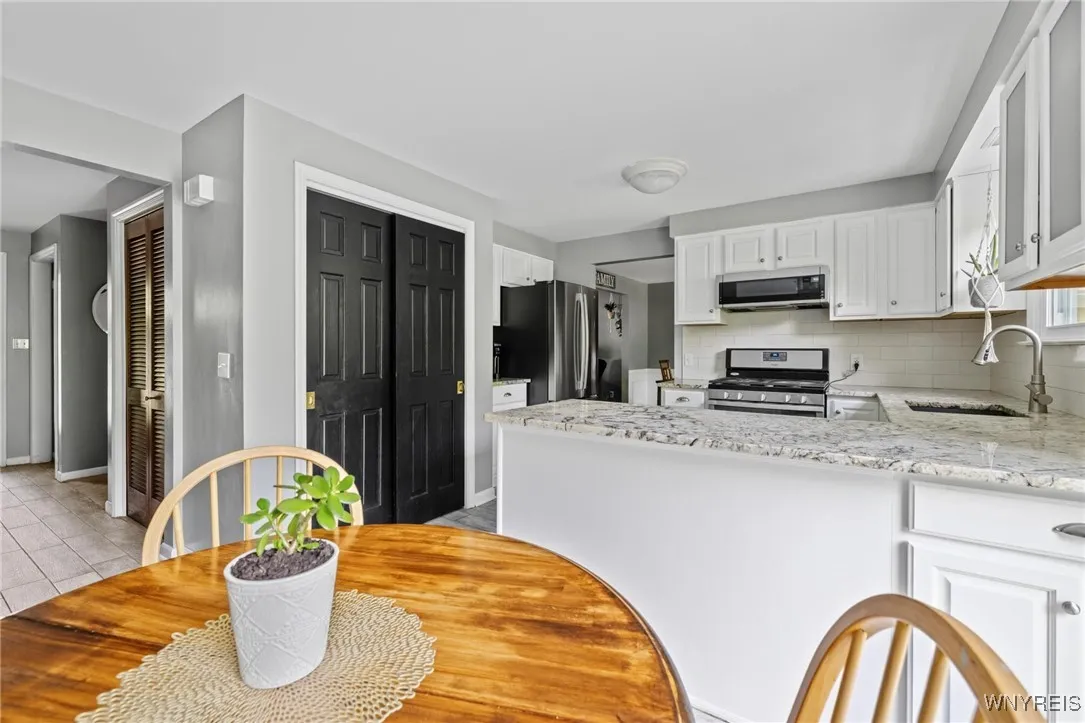 40 Torry Drive, Hamburg, New York 14075, Hamburg, New York 14075, 4 Bedrooms Bedrooms, 8 Rooms Rooms,1 BathroomBathrooms,Residential,For Sale,40 Torry Drive, Hamburg, New York 14075,B1622571