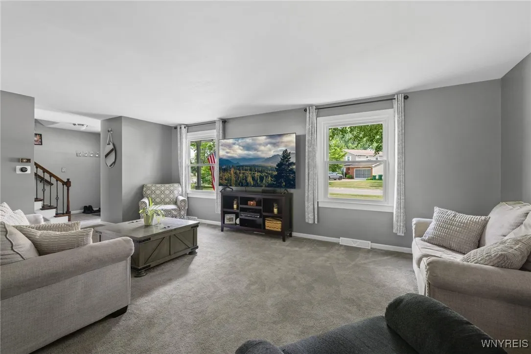 40 Torry Drive, Hamburg, New York 14075, Hamburg, New York 14075, 4 Bedrooms Bedrooms, 8 Rooms Rooms,1 BathroomBathrooms,Residential,For Sale,40 Torry Drive, Hamburg, New York 14075,B1622571