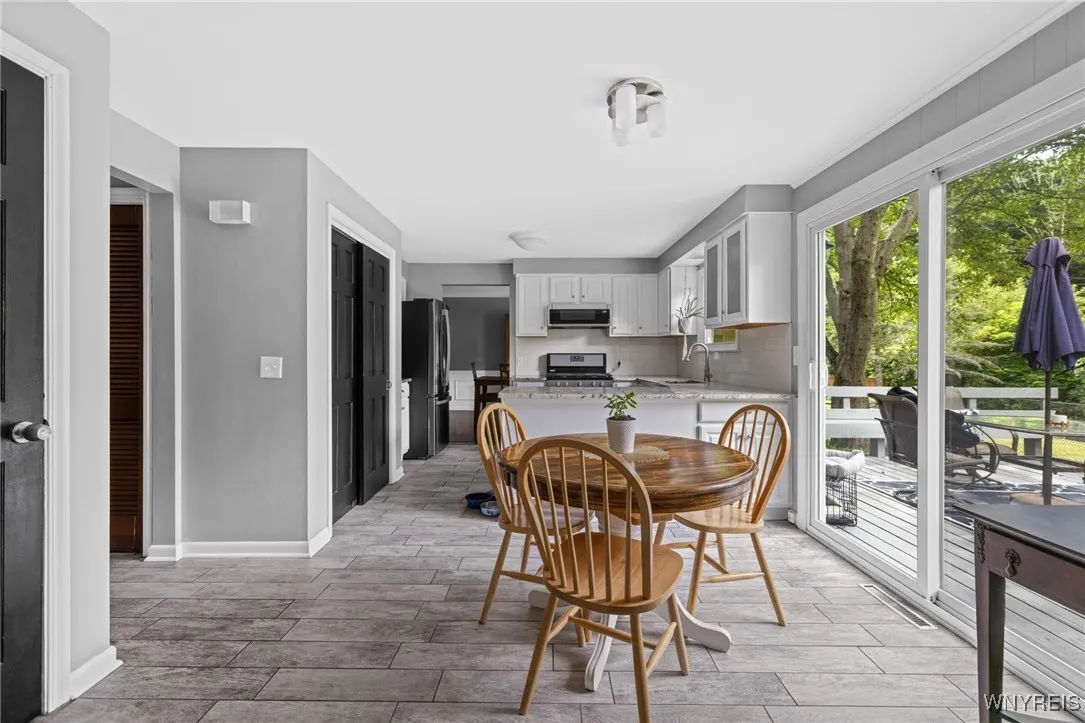 40 Torry Drive, Hamburg, New York 14075, Hamburg, New York 14075, 4 Bedrooms Bedrooms, 8 Rooms Rooms,1 BathroomBathrooms,Residential,For Sale,40 Torry Drive, Hamburg, New York 14075,B1622571