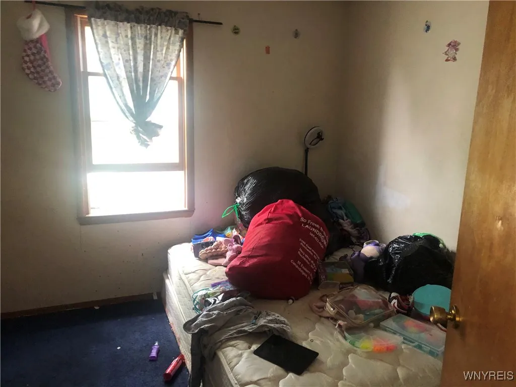 129 12th Street, Niagara Falls, New York 14303, Niagara Falls, New York 14303, 5 Bedrooms Bedrooms, ,2 BathroomsBathrooms,Residential,For Sale,129 12th Street, Niagara Falls, New York 14303,B1622818