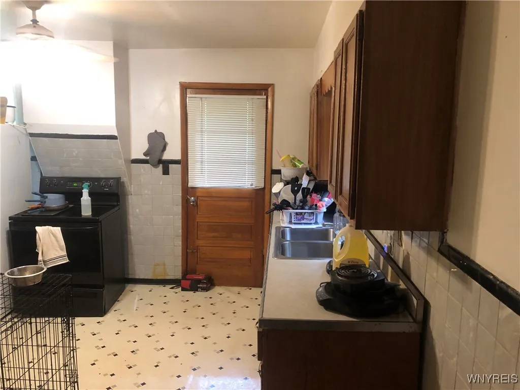 129 12th Street, Niagara Falls, New York 14303, Niagara Falls, New York 14303, 5 Bedrooms Bedrooms, ,2 BathroomsBathrooms,Residential,For Sale,129 12th Street, Niagara Falls, New York 14303,B1622818