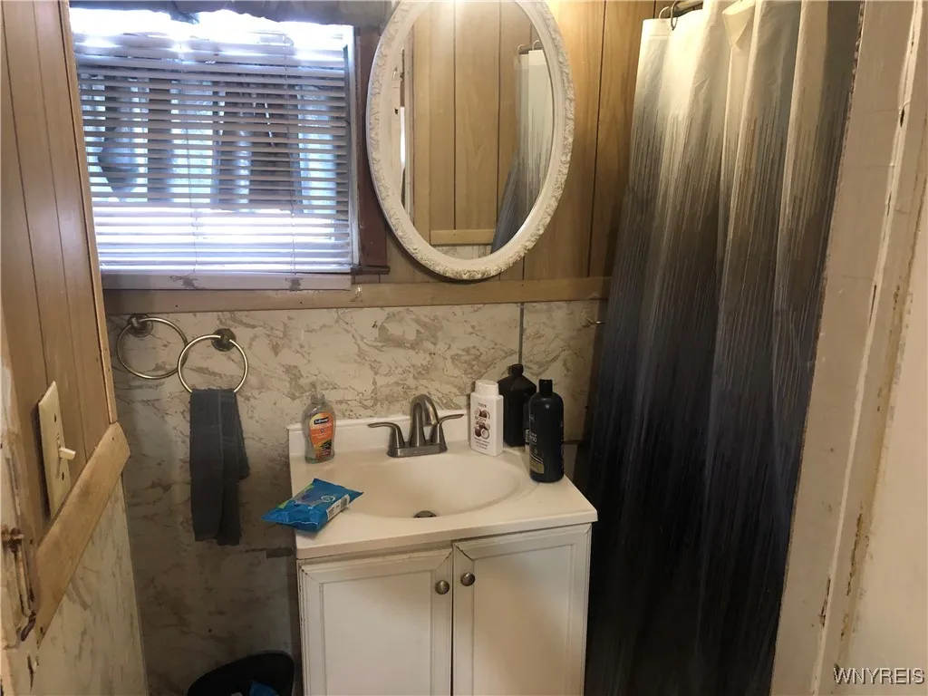 129 12th Street, Niagara Falls, New York 14303, Niagara Falls, New York 14303, 5 Bedrooms Bedrooms, ,2 BathroomsBathrooms,Residential,For Sale,129 12th Street, Niagara Falls, New York 14303,B1622818